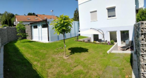 Casa Elea, die Ferienwohnung mit Terrasse und Garten am Tor zum Bodensee